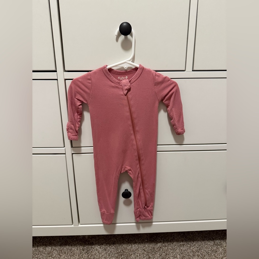 Kyte baby zip romper